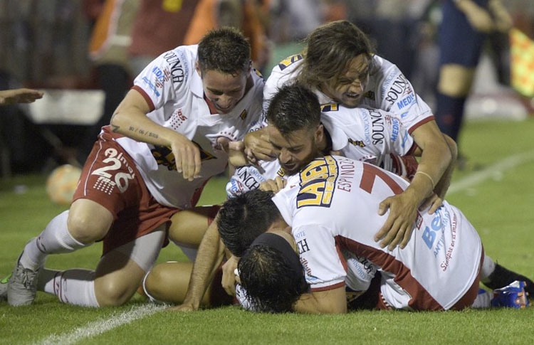 Copa Sudamericana Huracán empató 2 a 2 con River Plate y se instaló en