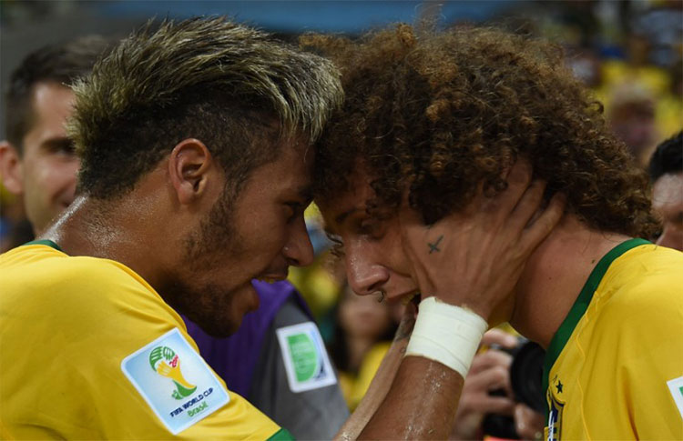 david luiz y neymar bailando