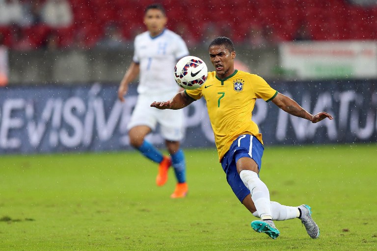 Agora é oficial! Douglas Costa está de volta ao Bayern de Munique