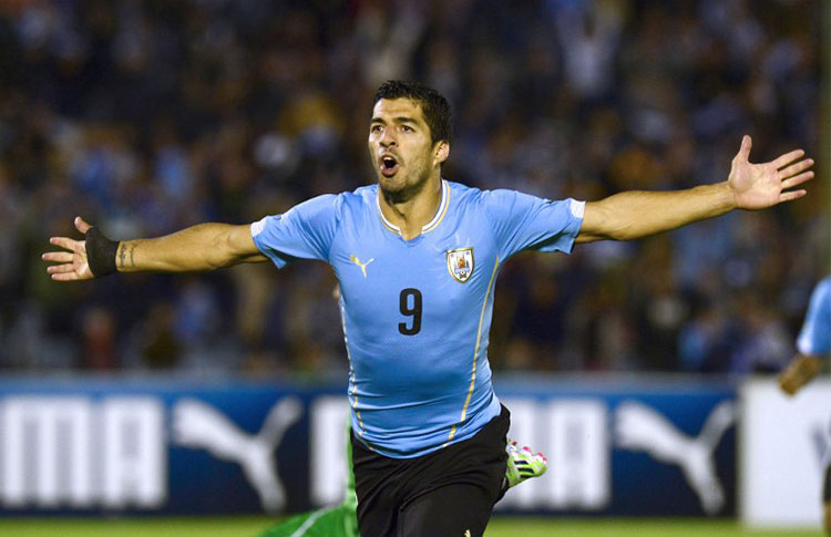 Uruguay presenta pruebas en defensa de Luis Suárez