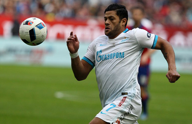 Hulk marca, Zenit vence fora de casa e vira líder do Campeonato