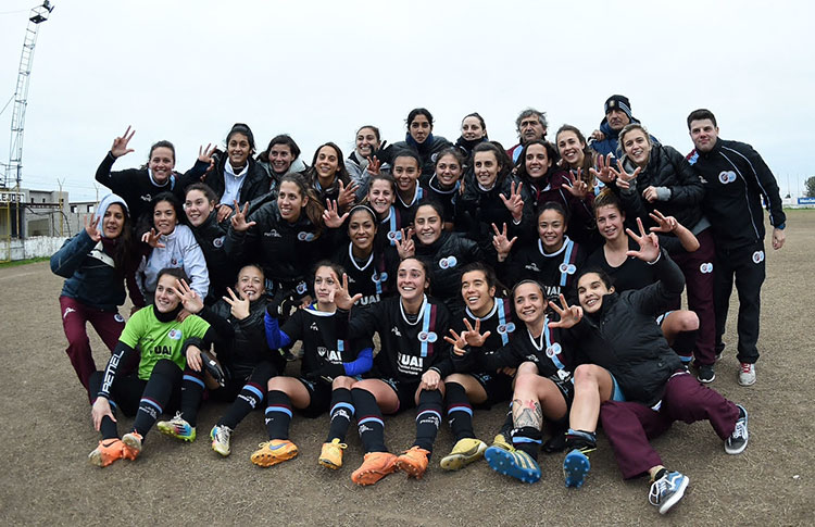 Plantel y cuerpo técnico 2015 – UAI URQUIZA