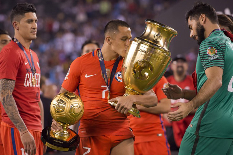 Alexis Sánchez já é o melhor marcador da história da Seleção do Chile
