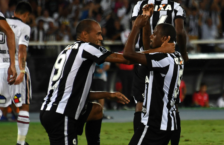 CONMEBOL LIBERTADORES BRIDGESTONE: Botafogo Superó 2-1 A Colo Colo ...