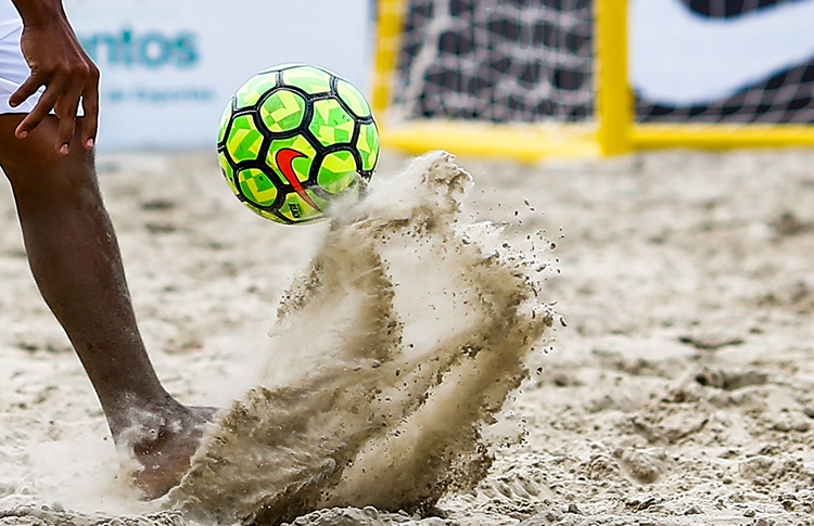 Comenzó el curso de CONMEBOL de Fútbol Playa - AUF