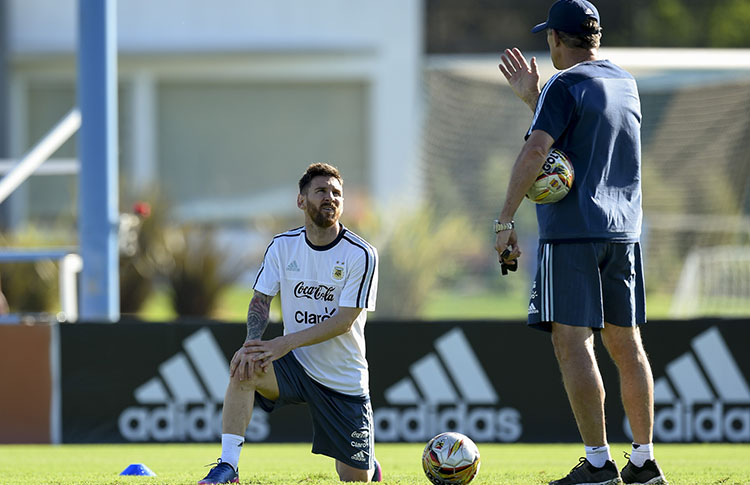 Messi joga hoje? Os suspensos e lesionados da Argentina para