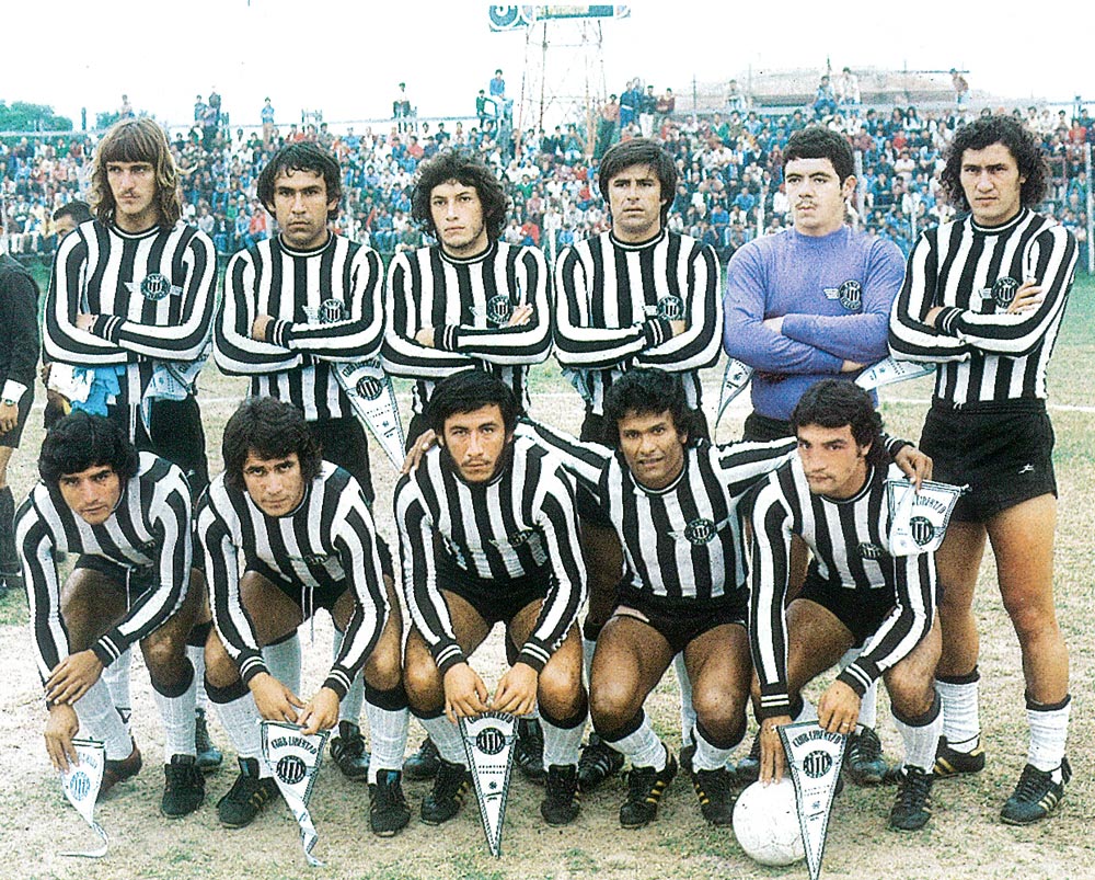 Campeón paraguayo de 1976, Libertad, tuvo una gran campaña. Ganó el Grupo 4  y sólo fue frenado en semifinales por el Boca campeón: Villalba, Espínola,  Bernal, Tavarelli, Carvallo y Benítez Isasi. Ledesma,