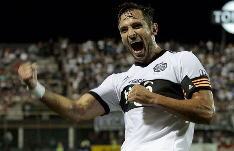 Lembra dele? Olimpia tem veterano Roque Santa Cruz como referência para  duelo com o Inter, libertadores