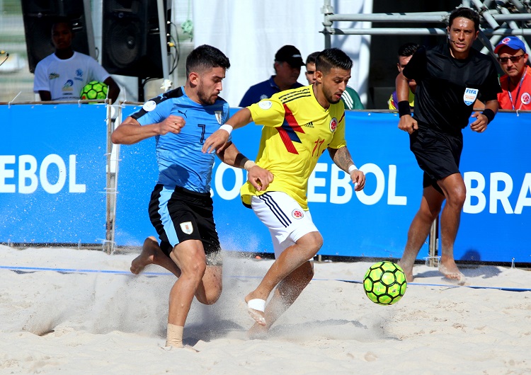 Sol, areia, bola e… muito futebol! - CONMEBOL