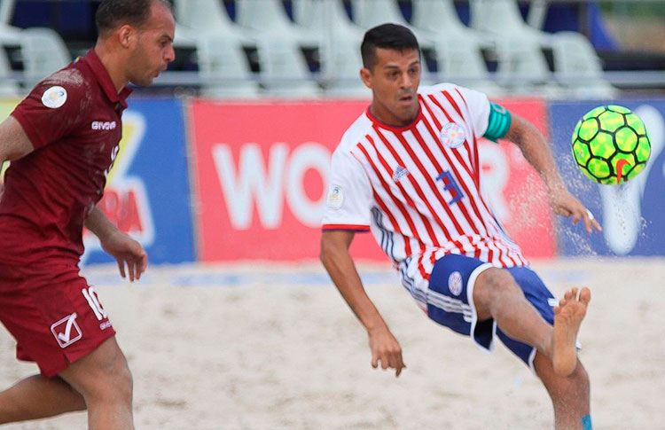 Brasil y Paraguay lideran el Sudamericano de fútbol playa, tras