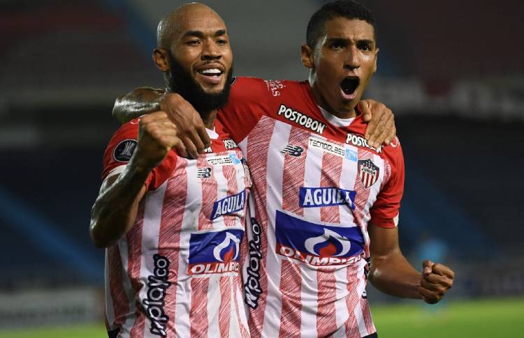 Bolívar vence Junior Barranquilla em casa e larga na frente por vaga na  fase de grupos da Libertadores, libertadores