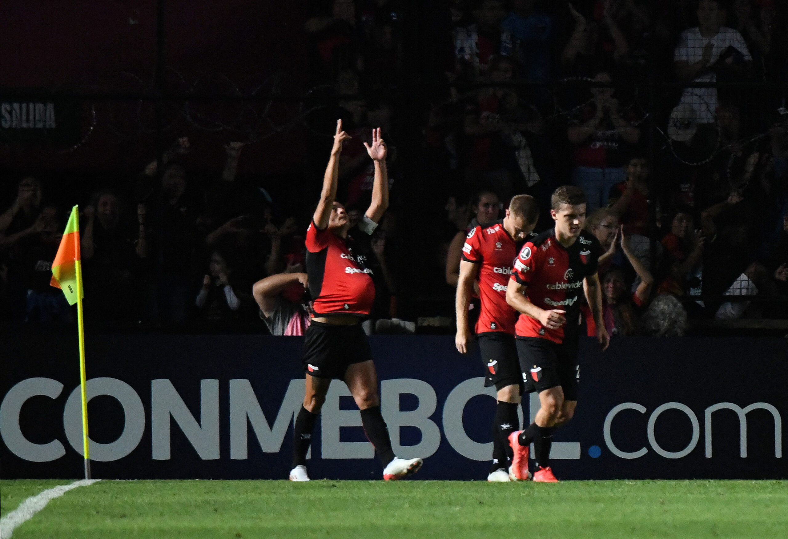 Timão é superado pelo Flamengo no primeiro jogo das quartas da CONMEBOL  Libertadores