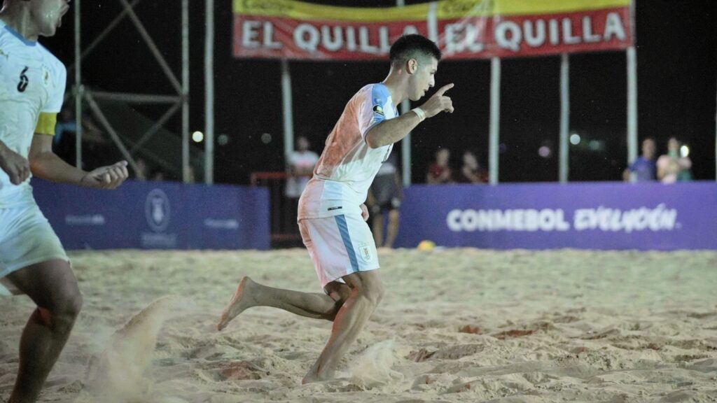 Liga Evolución Fútbol playa: Uruguay debutó con un triunfo y una