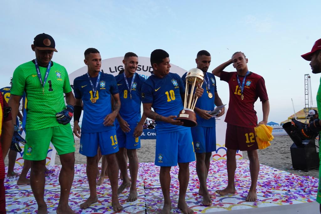 Comenzó el curso de CONMEBOL de Fútbol Playa - AUF