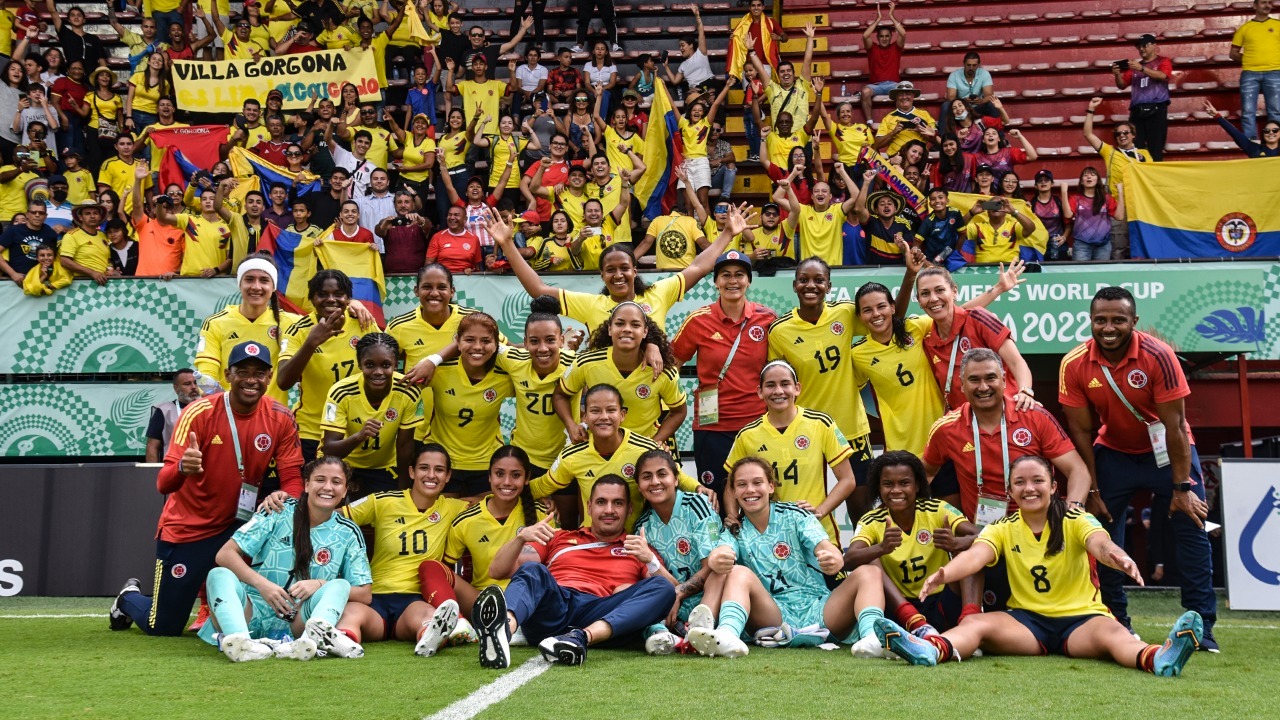 Colombia debuta con victoria y Brasil iguala en su estreno en el