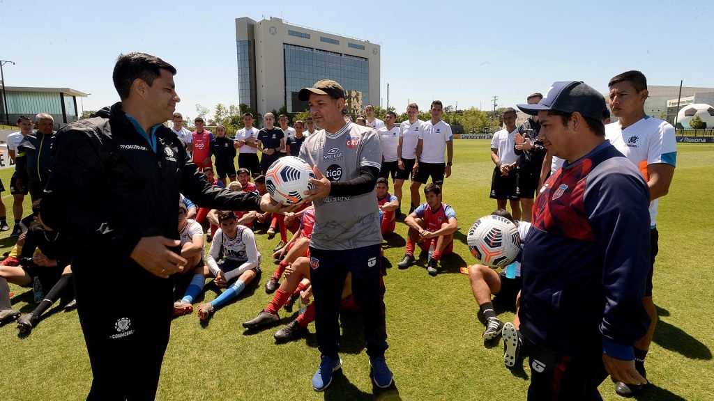 Árbitros talentos: cuáles son los uruguayos que Conmebol capacitó para  internacionales