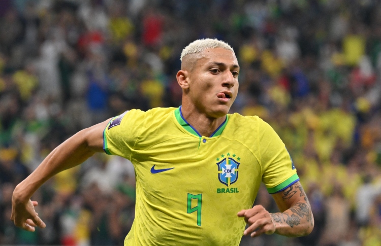 Richarlison brilha e Brasil começa com pé direito - CONMEBOL