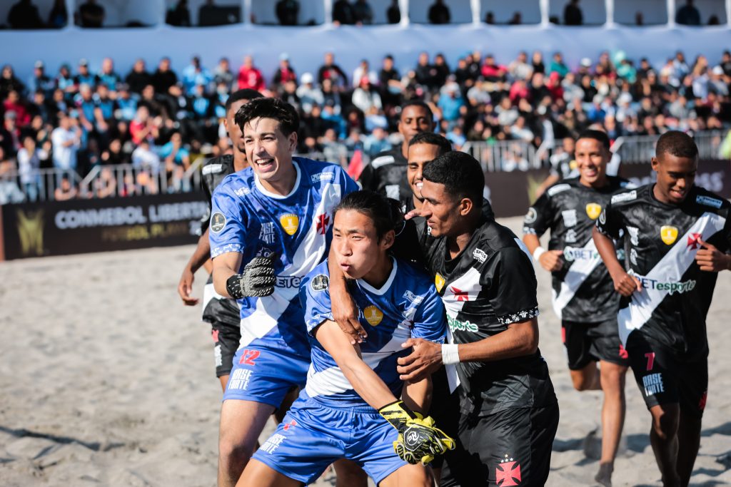 Perú goleó 4-2 a Uruguay por la fecha 2 de la Copa América de Fútbol Playa  2022