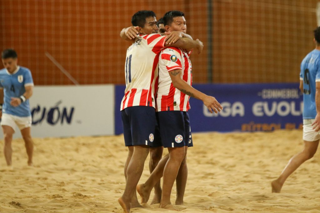 Primera jornada de Fútbol Playa en Paraguay - CONMEBOL