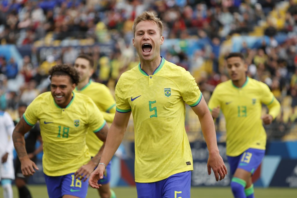 Brasil vence México e se classifica à final do futebol no Pan-Americano >  No Ataque