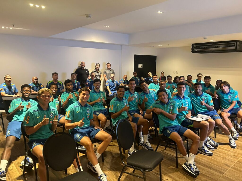 Palestras educativas durante a CONMEBOL Sub15 CONMEBOL