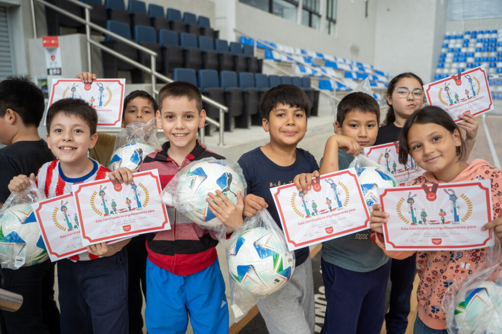 CONMEBOL SUMA ensina higiene bucal a crianças em oficinas educativas