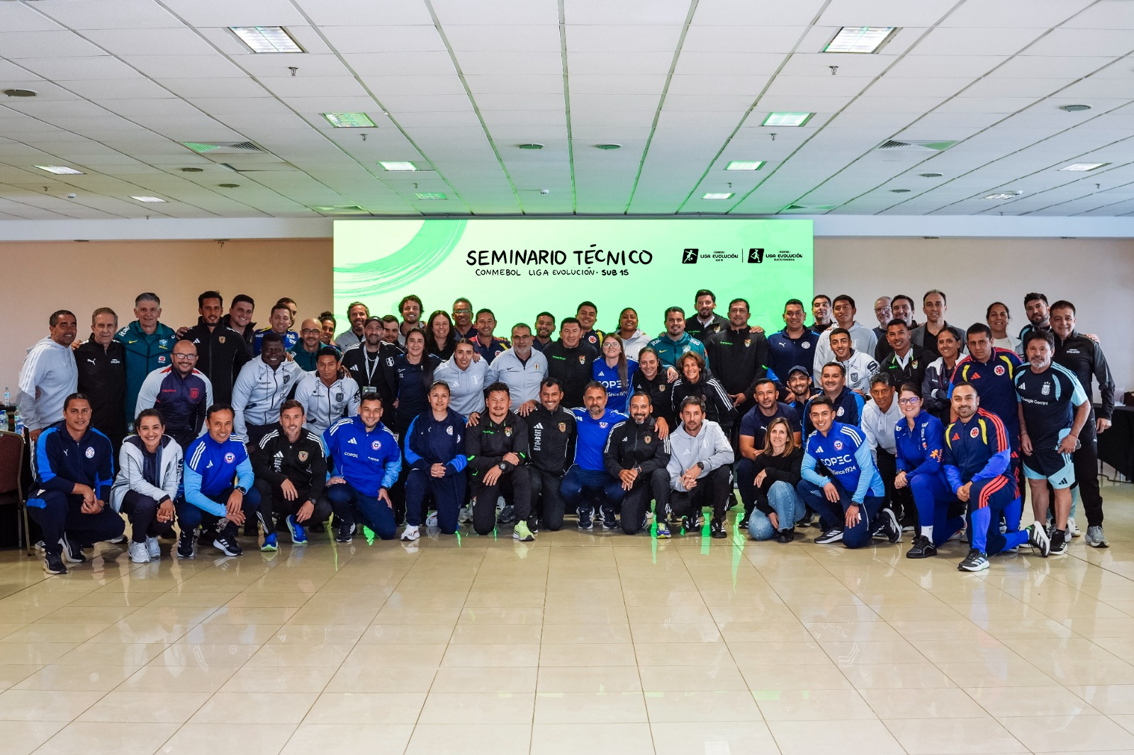 Cuerpos técnicos junto con CONMEBOL analizan el futuro del fútbol juvenil